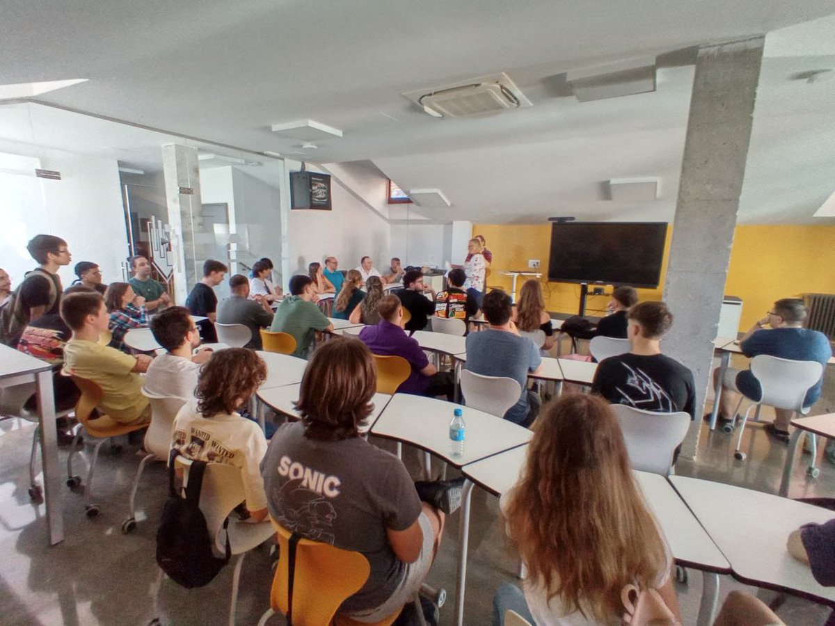 📢 ¡Bienvenidos al nuevo curso académico!

El martes dimos la bienvenida a nuestros alumnos de todos los ciclos y especialidades en una jornada de presentación cargada de energía e ilusión. ✨
¿Aún no formas parte de la familia Mercedarias FP?
👉 ¡Aún estás a tiempo de unirte!