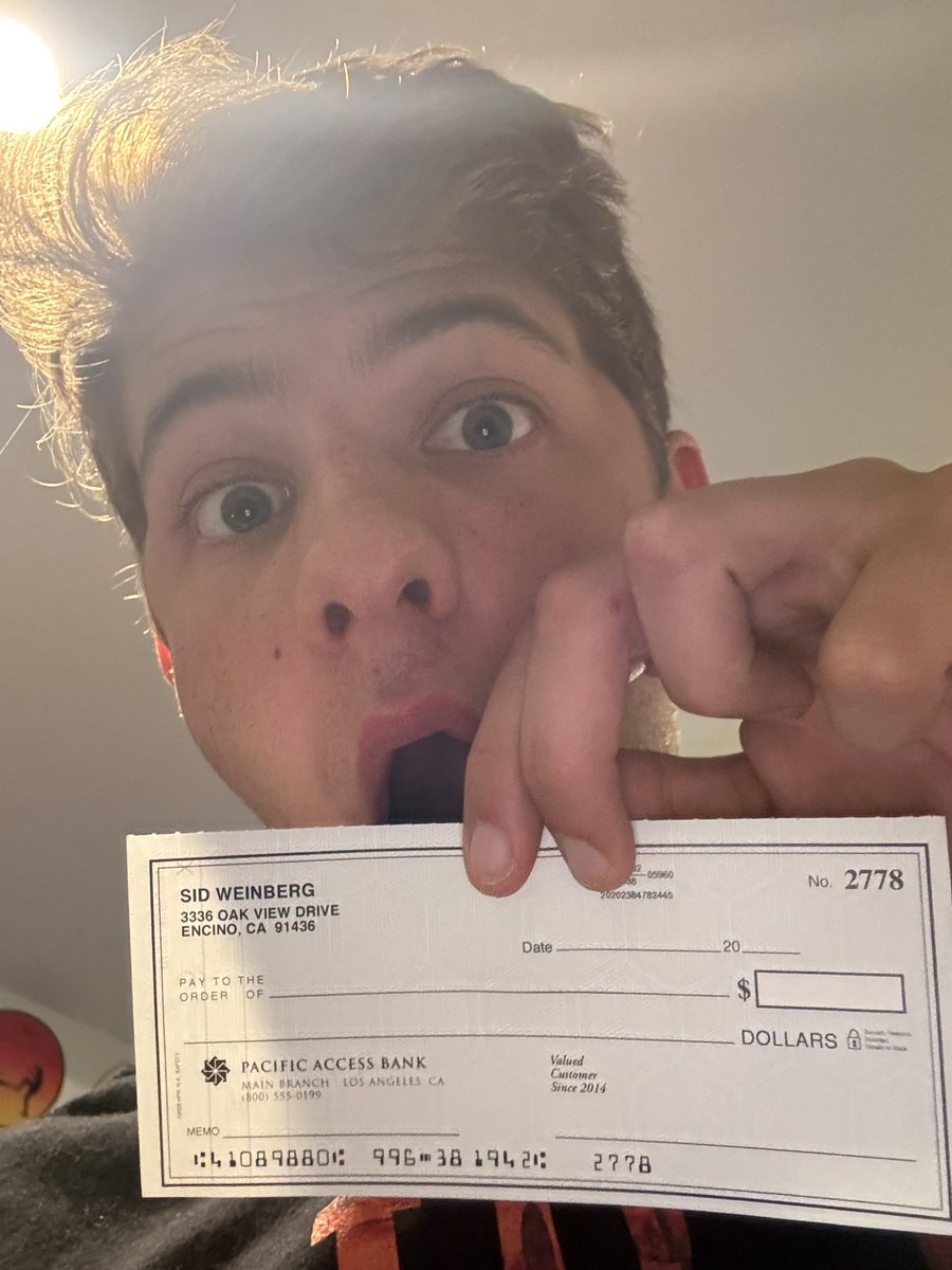 HUGE thank you to Y’allywood Props for one of the COOLEST #CobraKai props at #AtlantaComicCon 🐍👊🔥

Sid’s check from S1E1 “Ace Degenerate.” 

Might seem small, but Ep 1 is my favorite so this means a lot to me❤️

Every fan needs to check em’ out! 👊🐍

yallywoodprops.com/?gad_source=1&…