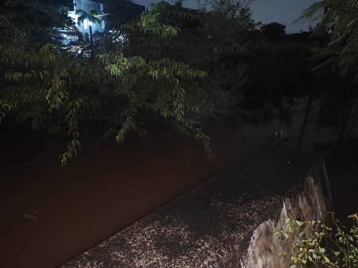 saisai3737's tweet photo. Nagole to Kuntloor Pedda cheruvu main Naala completely closed by encroachers, due to this large amount of rain water is clogging around the naala making it another lake beside the Nagole main road requesting the authorities to take necessary action. https://t.co/xiuYRlKQYj