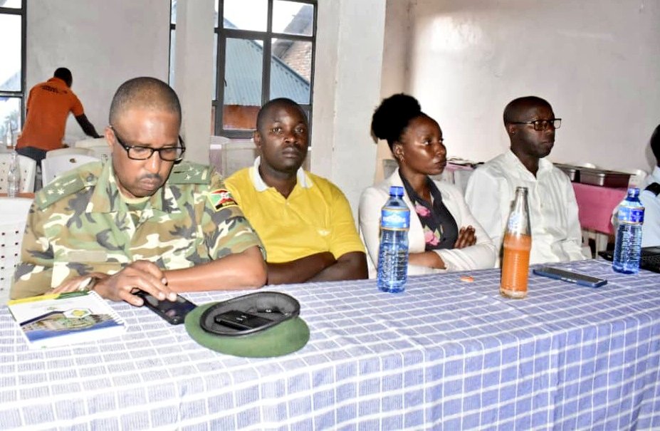 ABPInfos's tweet photo. 1/2 Atelier de lancement de la campagne de distribution de moustiquaires dans la province sanitaire de #Muyinga (@BuhumuzaProvinc) ce lundi 22 septembre 2025 dans les enceintes de l’hôtel #Ishimwe. https://t.co/HYXgS2piEW