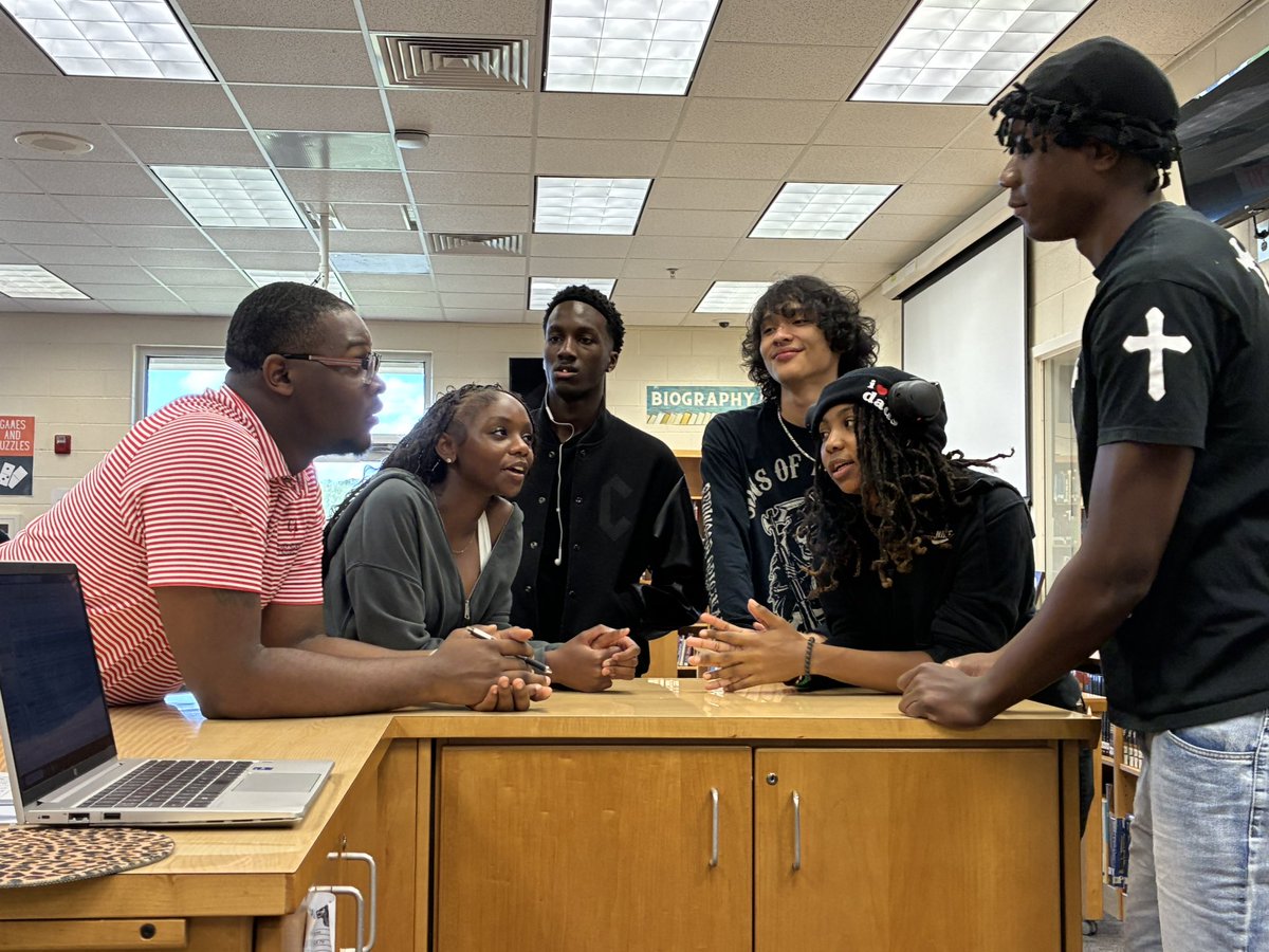 Ms. Kendall’s students had a chance to interact with local leader Jayden Williams and learn about local government.
