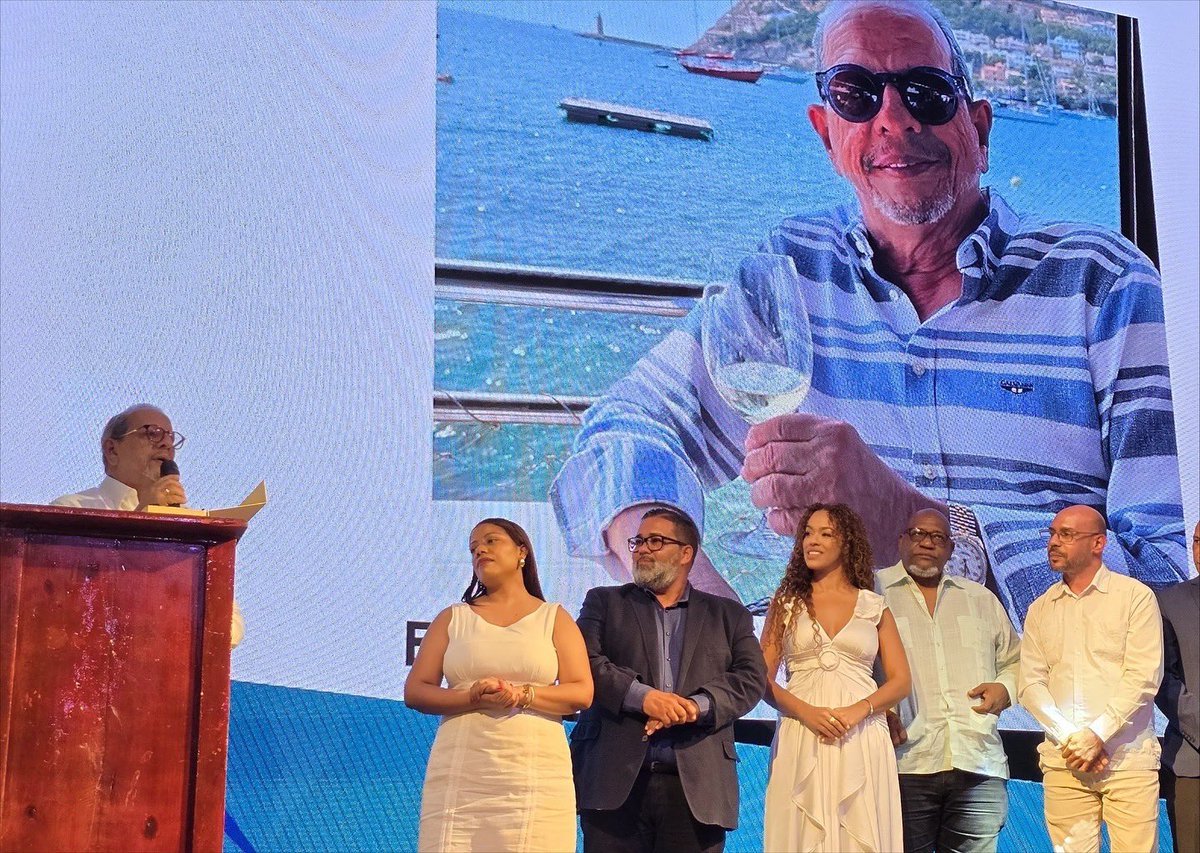 ASOLESTE tweet media