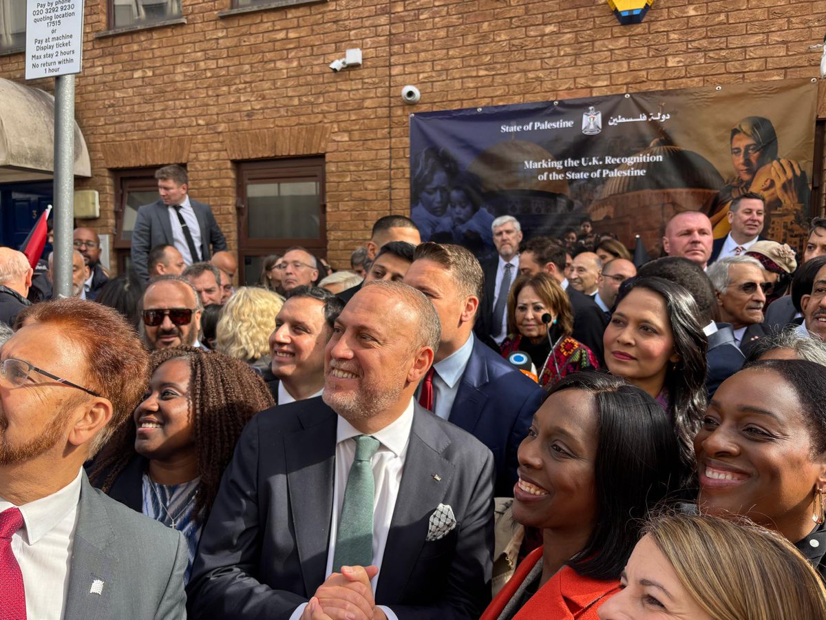 rushanaraali's tweet image. An honour to join the Ambassador to the UK for the State of Palestine @hzomlot, along with fellow Parliamentarians to a special ceremony to mark the UK government’s recognition of Palestinian statehood.
The Palestinian people have an inalienable right to their own state. The UK…