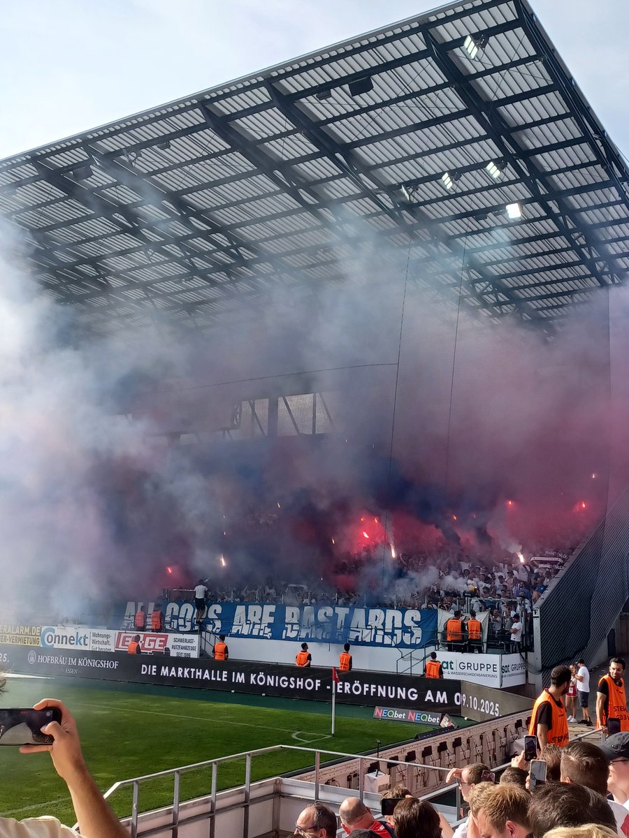 🇩🇪 De afgelopen twee weken op bezoek geweest in het Ruhrgebiet.
⚽️ MSV Duisburg - Wehen Wiesbaden 3-1
⚽️ Rot Weiss Essen - Hansa Rostock 3-0.
Deze week wordt er koers gezet naar Portugal 🇵🇹