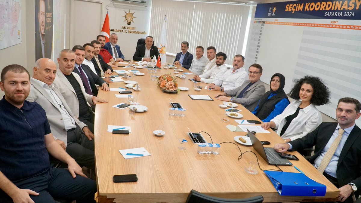 AK Parti Sakarya İl Yürütme Kurulu Toplantısı, İl Başkanımız Sayın Yunus Tever başkanlığında gerçekleşti.
 
Umudun, İcraatin ve Geleceğin Adı; AK Parti!