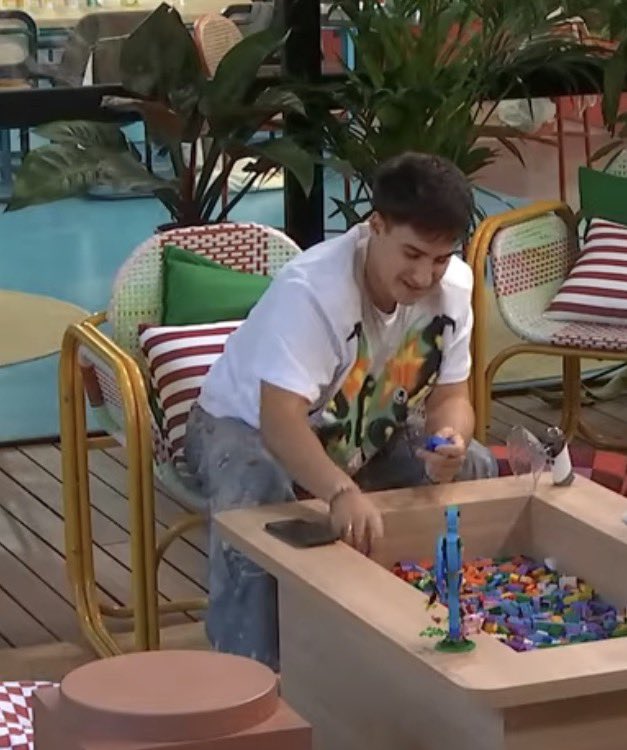guille: la canción se llama mariposas
rosa de vestuario: no se diga mas #OTDirecto22S