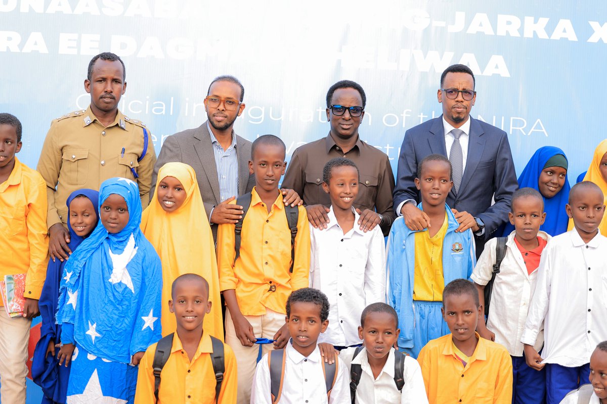 RadioMuqdisho's tweet photo. #Heliwaa now has a Somali National ID Center—the 17th in #Mogadishu—launched by NIRA’s Deputy DG @Abdirahman_Euro & local leaders. Officials urged residents to register for their ID, vital for school, healthcare, banking, passports & legal identity. https://t.co/Y7qP14boat
