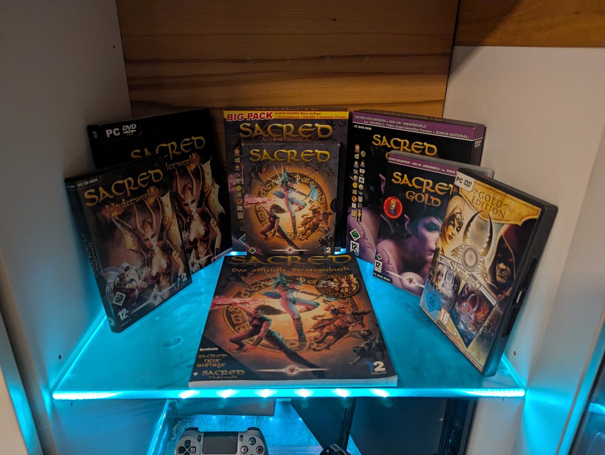 pagoe93's tweet photo. @JoachimHesse Ich würde es gerne kaufen :) wenn es noch da ist. Es ist mein absolutes Lieblingsspiel und würde sich im Originalverpackten Zustand perfekt in meiner Sammlung machen . Beste Grüße! https://t.co/HTZeKRabF6