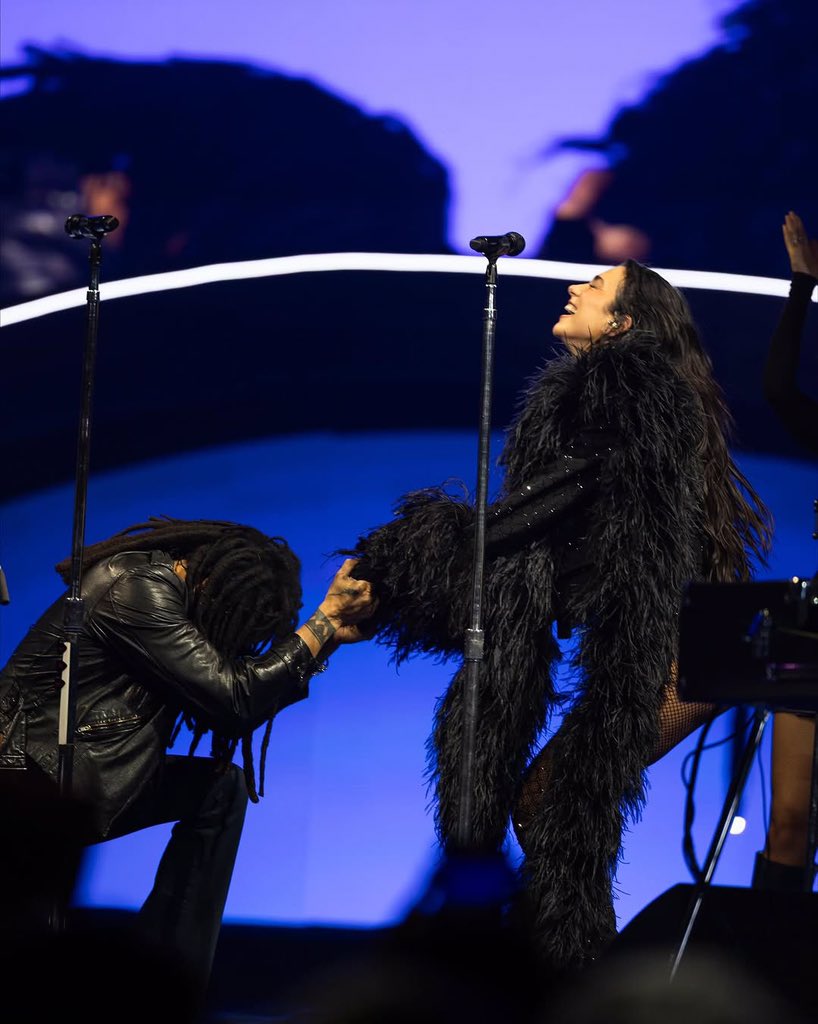 Lenny Kravitz rendido ante Dua lipa en el Madison Square Garden!