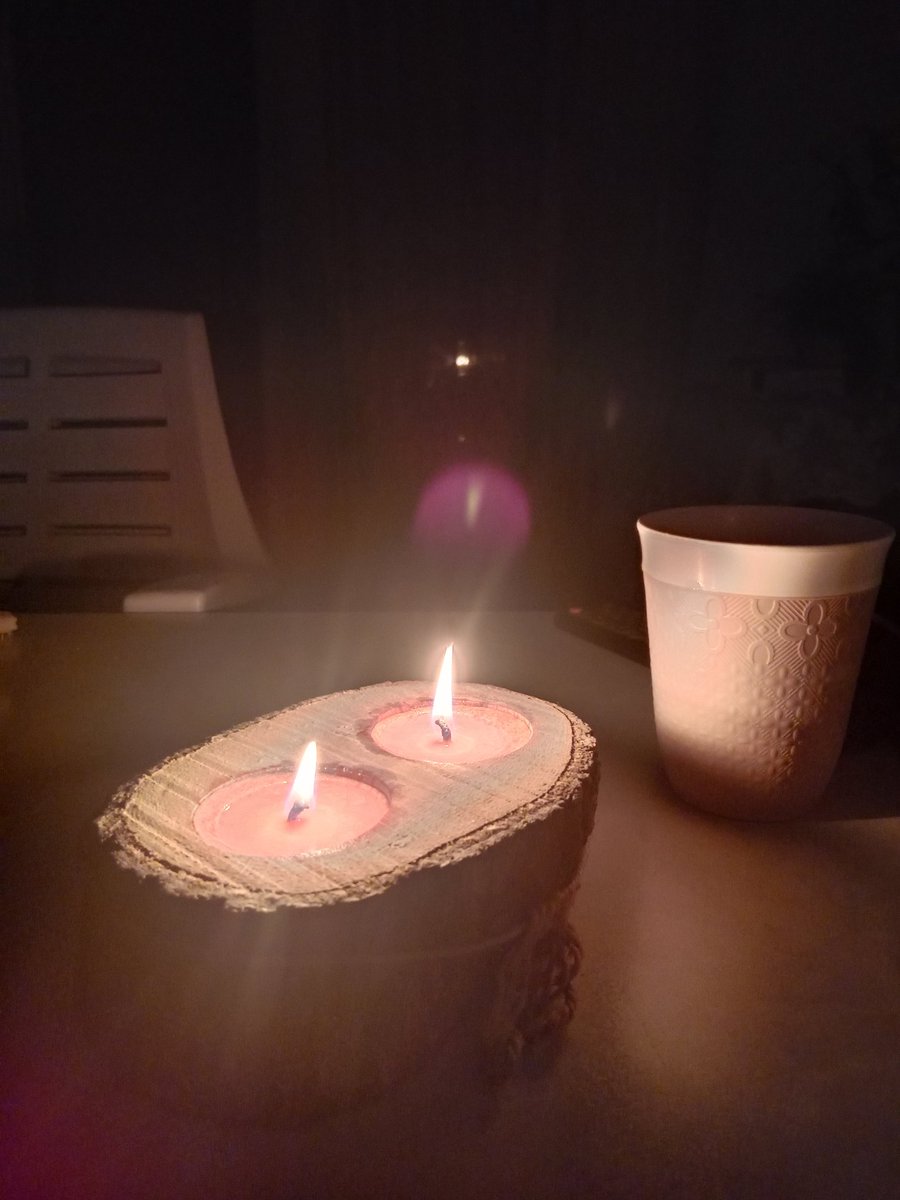 emellemely's tweet photo. Romantik bir akşam yemeği demek isterdim ama hayır Antakya da sıradanlaşan bir elektrik kesintisi #tedas #toroslarelektrik #hatay #antakya https://t.co/1ff4FKjA90