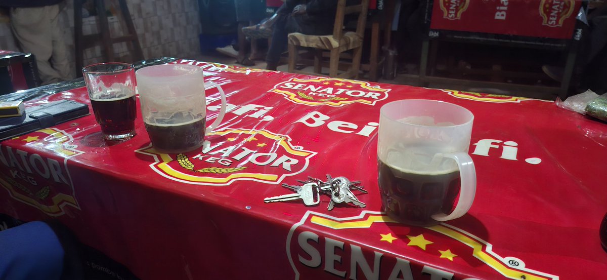 Nilikua nimeacha pombe lakini leo mzae amenilewesha keg. Amesema I should drink a little since I've joined fatherhood 😂