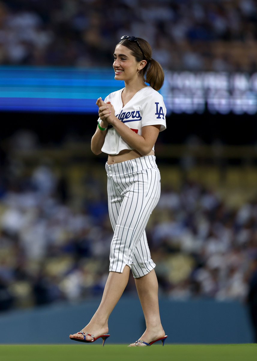 rachel sennott threw a first pitch while wearing kitten heels. ⚾️