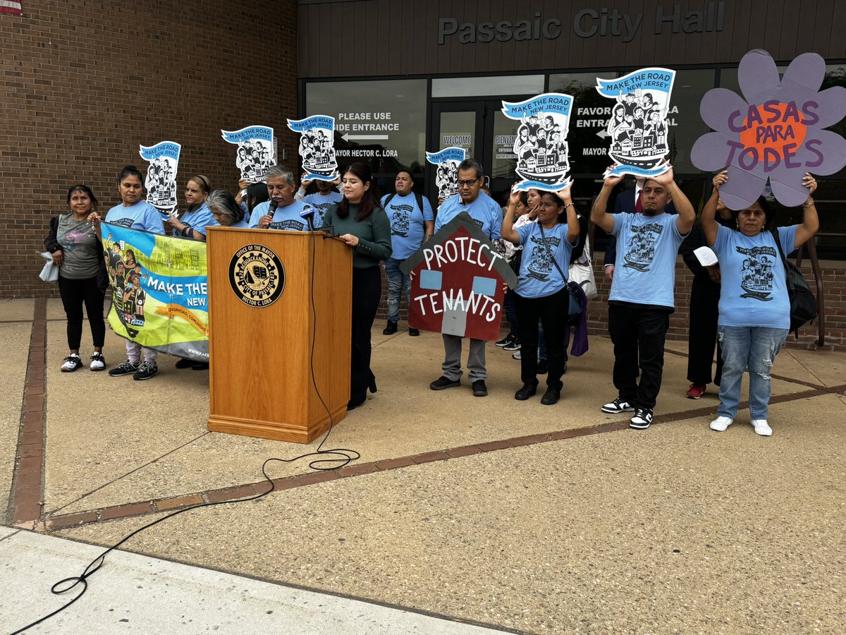 MaketheRoadNJ's tweet image. 📢 TODAY: Passaic tenants, @MaketheRoadNJ &amp;amp; Passaic Mayor @HCLora announced the start of one of the strongest rent ordinance in the state!

✅ 3% cap on rent hikes
✅ End to vacancy decontrol
✅ Safer communities

#PassaicTenants #RentersRising