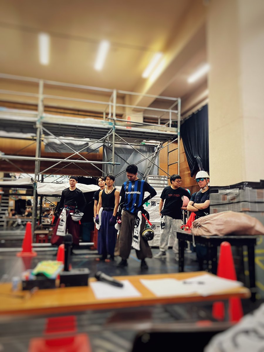 【稽古場日誌】28日目
今日は部分稽古！先日の初通しの修正箇所を集中的に稽古しました！🔥
一人ひとりが目の前の壁を砕くべく、稽古しております！💪

外面を捨てて、やっちまいなよ
SUPER HARD CORE…！！！🔥

それでは皆様、ご安全に！👷🏻‍♀️👷🏻‍♂️🚧
#ドリル魂2025
#ミュージカル