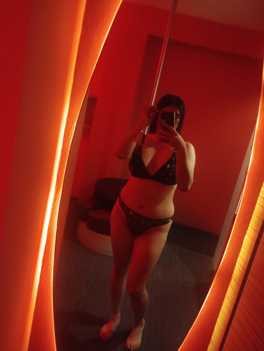 Si quieres
Podemos vernos
De Lunes a jueves para lo que necesites nene💕