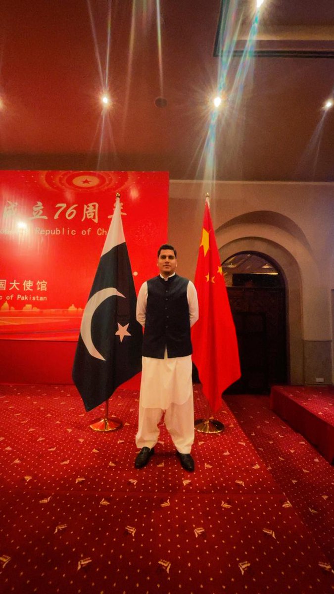 iHashimkhan's tweet image. ON THE 76TH ANNIVERSARY OF THE FOUNDING OF THE PEOPLES REPUBLIC OF CHINA
Long live pak china friendship 
🇵🇰 ❤️ 🇨🇳