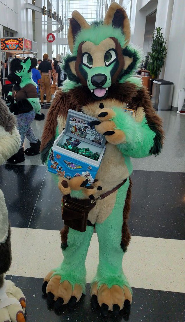 Such an amazing time at #AFC2025! I can't wait for Anthro SoCal next year!!

If you got any pics of this minty dingus SHOW ME! You can also tag "Ruvi" on <a href="/furtrack/">furtrack</a>!