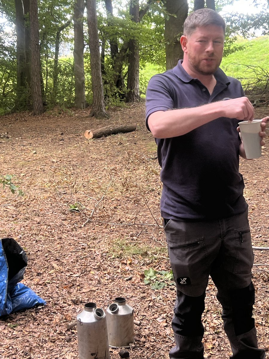 ClacksVirtualHT's tweet image. Another brilliant session at Gartmorn Dam with Gareth & Sharon @ClacksCLD and Laura & Nicola (Virtual Headteacher Team). The young people continued their Junior Forester Award paperwork 📋 towards accreditation, learning camp safety & fireskills
#BecauseOfCLD #KeepingThePromise
