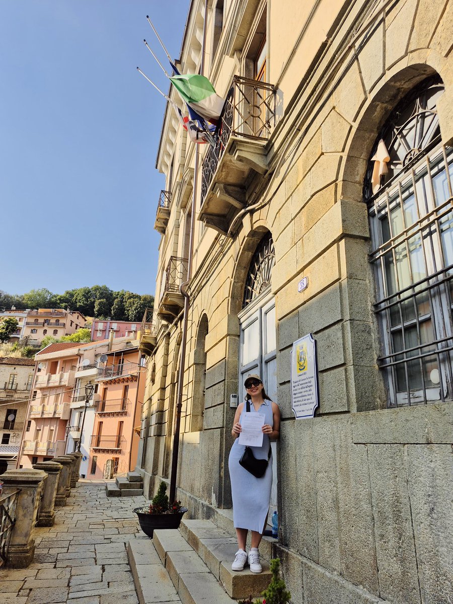 gm frens 🦦 been out lately working on my right to talk with my hands, overdress and who knows, maybe one day working in EU? 

After spending all year in Italy, I came back to BA with two passports, a lot of great stories and looking forward to what’s next :)