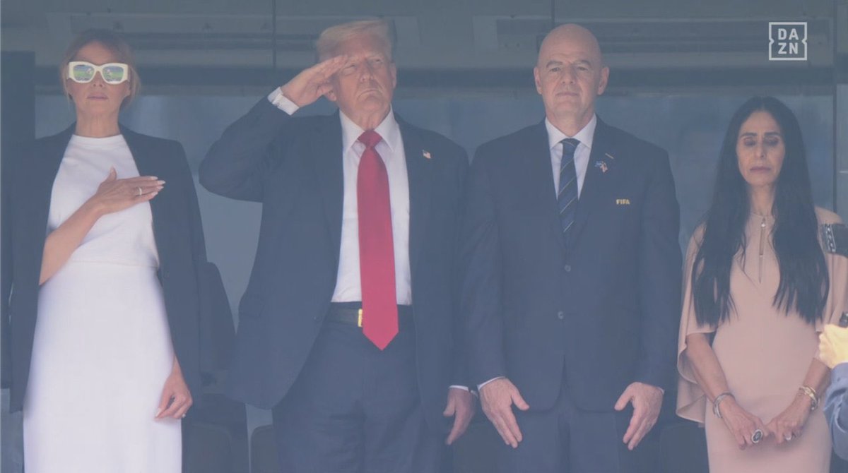 JuanHeart2016's tweet image. COLD PALMER 🥶🥶

-Club World Cup best player 🏅
-Top ten ballon d’Or 
-First player to score 4 goals in the first half in EPL history.
-PFA Fans&apos; Player of the Year: 2024 
-Premier League Young Player of the Season:2023/24 
-PFA Young Player of the Year: 2023/24 
-Chelsea Player…