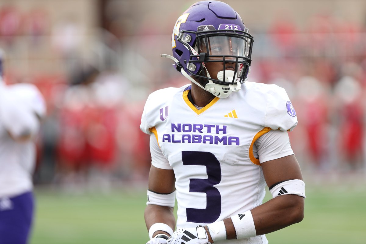 There is only one player in FCS this season with five pass breakups in the same game 👋

His name is Jermaine Ray Jr. 
He plays at North Alabama.

#RoarLions 🦁