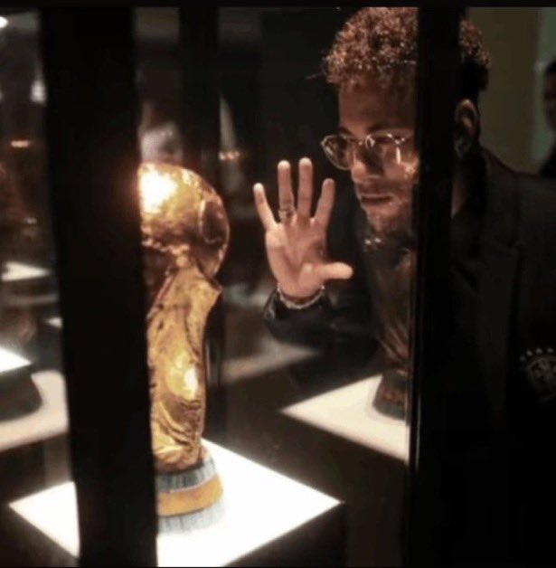 Anyme est présent à la cérémonie du ballon d’or ce soir ! 🌕