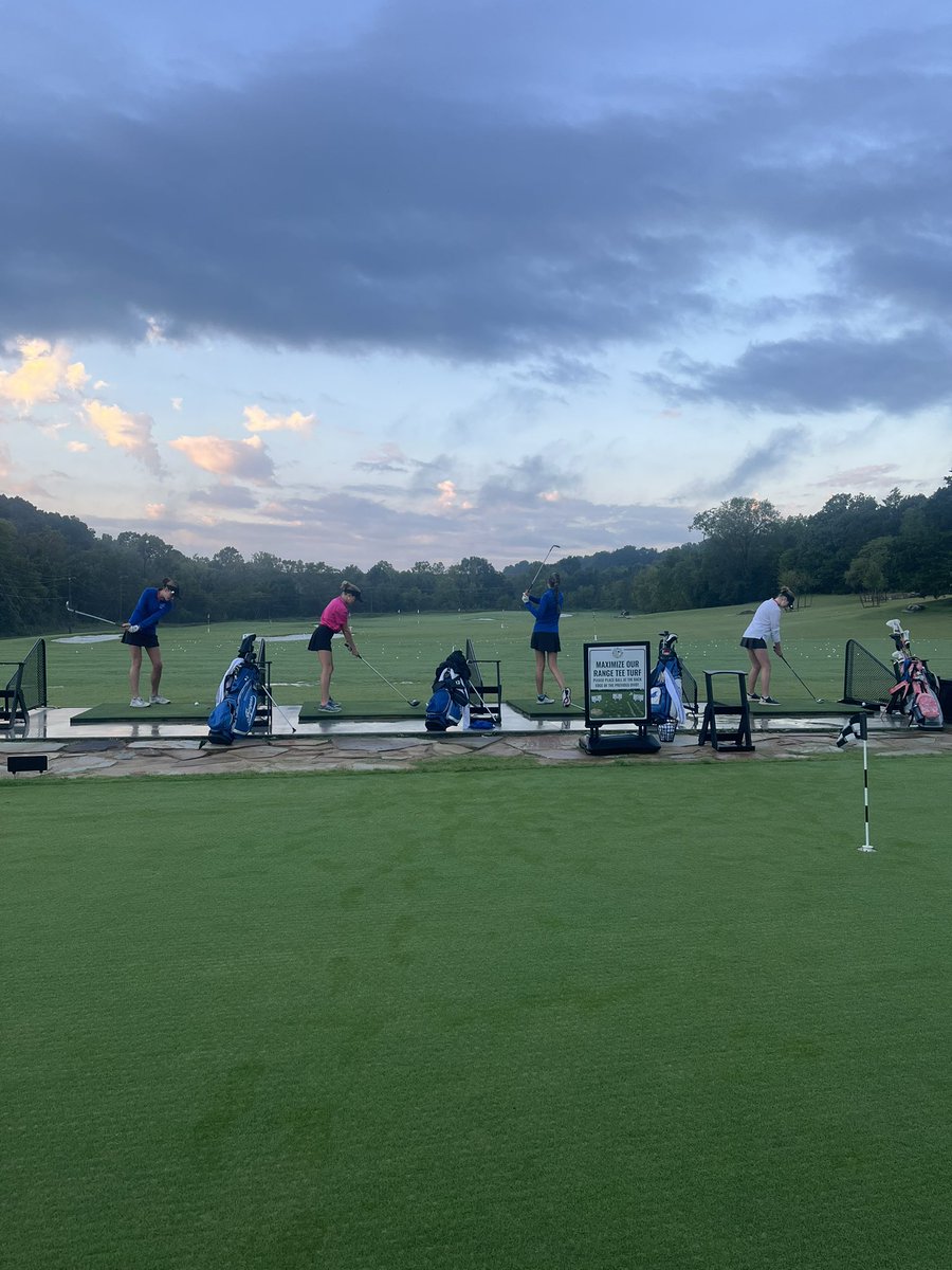 LadyMountieGolf tweet media