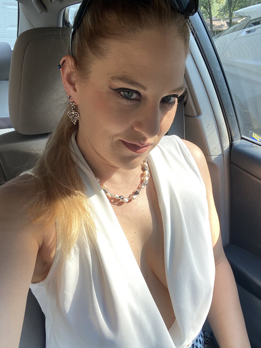 Good morning, betas. Happy Monday. 

Office hours happening NOW on Niteflirt. Call Me and confess your weekend guilty pleasures. 

1-800-863-5478
Ext: 13086602