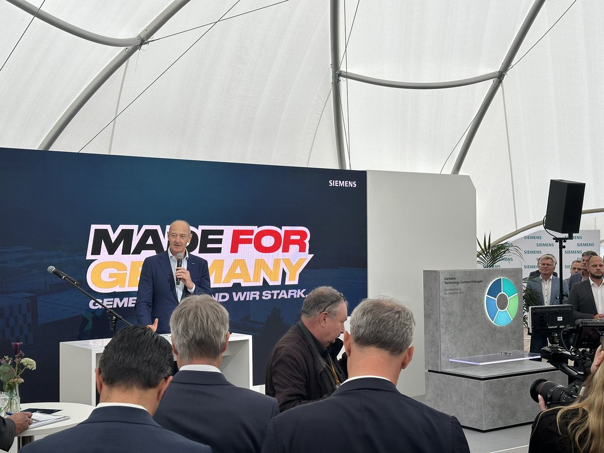 AxHoepner's tweet image. Siemens-Chef Busch legte heute den Grundstein für eine 500-Millionen-Investition in Erlangen. Im Gegenzug erwartet er nun Reformen von der Politik. hbapp.handelsblatt.com/cmsid/10015572…