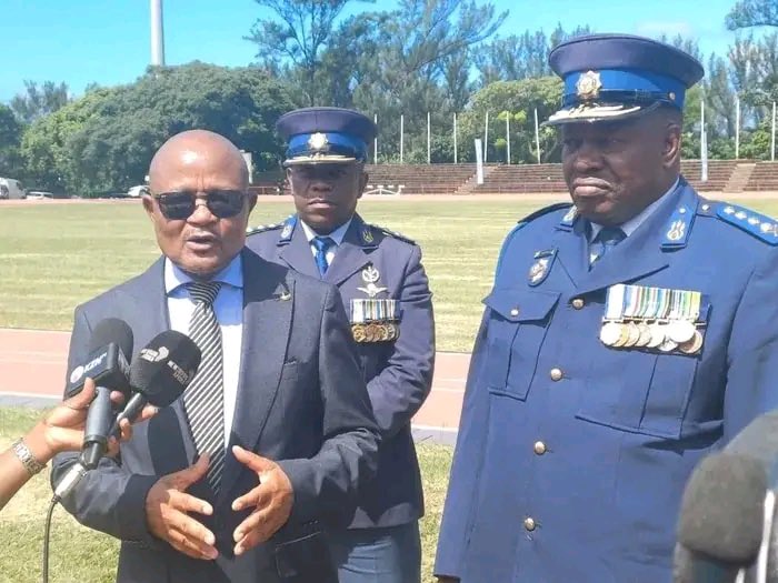 Senzo Mnchunu thought he was smart but look how they look they look at him, Gen Mkhwanazi and Gen Masemola #MadlangaCommission