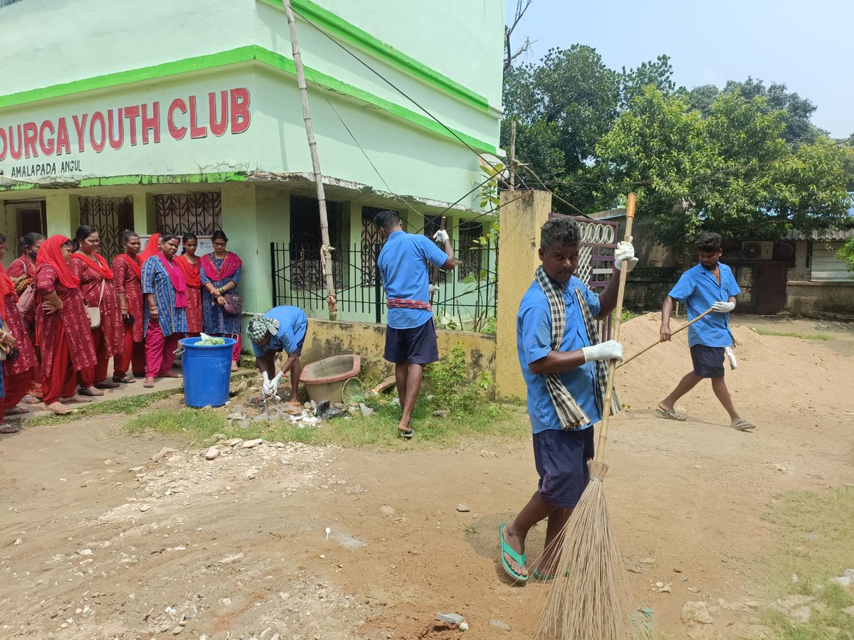 angulmun's tweet photo. Today Cleanness drive is taken near Jaya Durga Youth Club , Amlapada and Sensitizing the club committe member for "Swachhata Hi Seva" movement.
#Swachotsav #SwachhataHiSeva2025 #SHS2025
@SwachhBharatGov
@MoHUA_India
@HUDDeptOdisha
@CMO_Odisha
@angul_dm https://t.co/CrwTYTMTvi