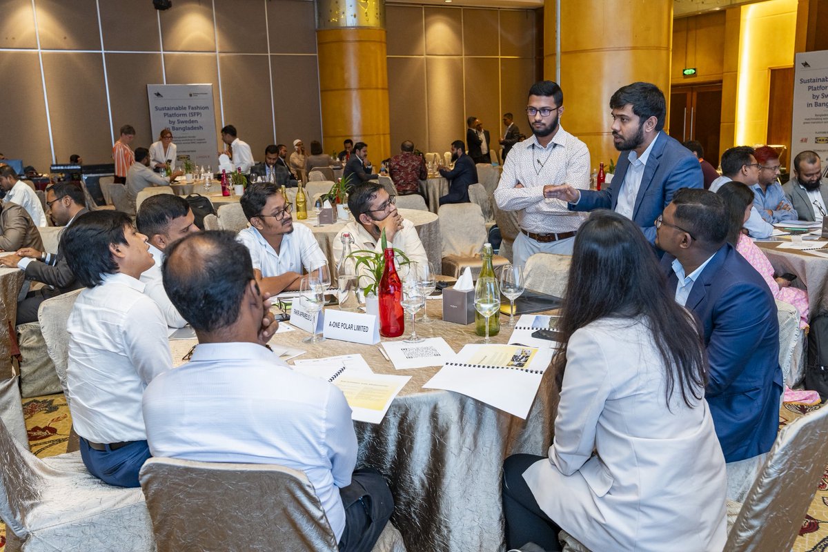 SwedenAmbBD's tweet image. The 5️⃣th #SustainableFashionPlatform Matchmaking by Sweden 🇸🇪in Bangladesh goes on. 🇧🇩
1️⃣1️⃣ Nordic companies are sharing climate-smart green tech with #RMG stakeholders.👖
Scaling up 🇸🇪🤝🇧🇩 cooperation for a #GreenTransition!🌱
#TeamSweden
