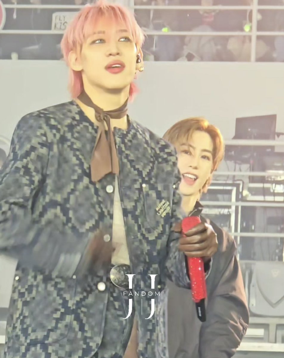 gifzyMT93's tweet image. ชบาแก้ว ก้านกล้วยแอบมองหนูอีกแล้วลูก