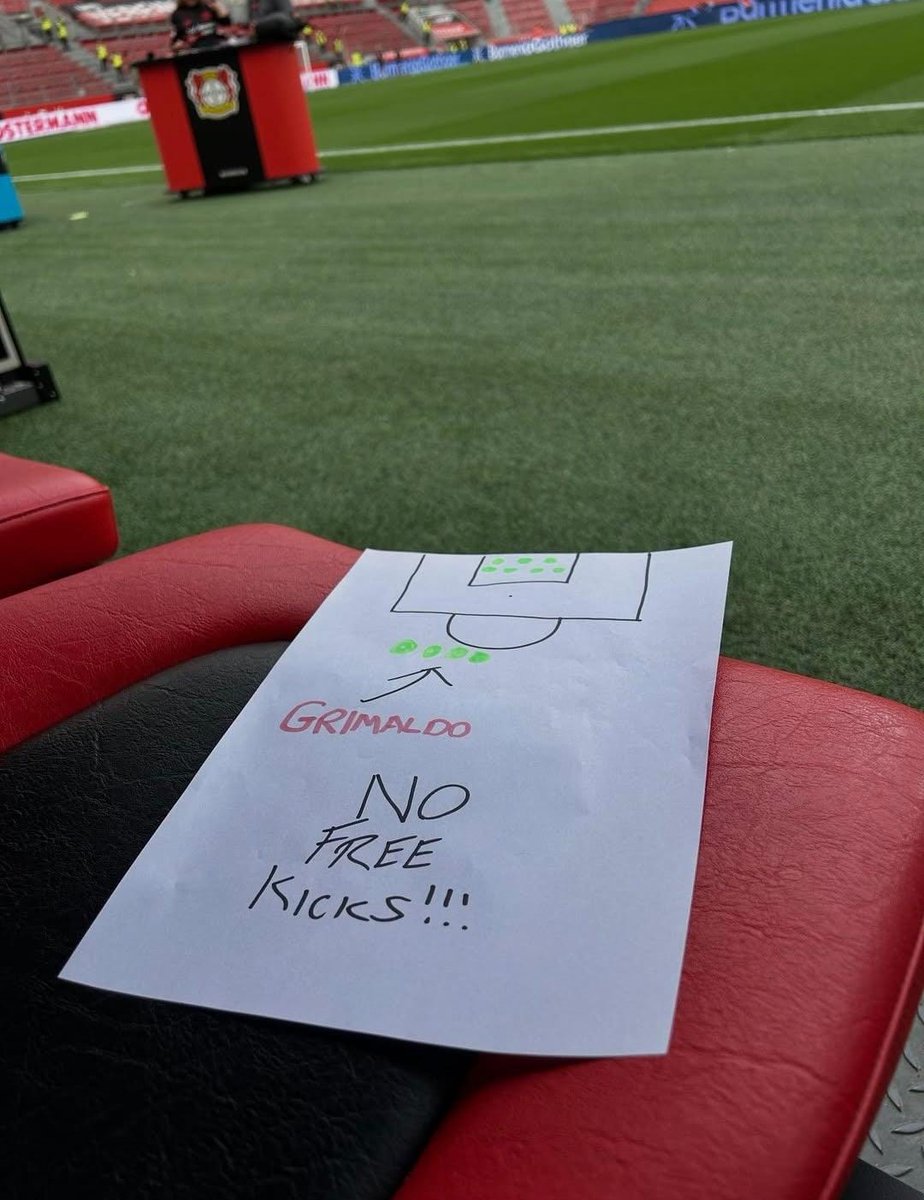 BetclicPortugal's tweet image. O Borussia Mönchengladbach tinha a tática bem definida. 😂