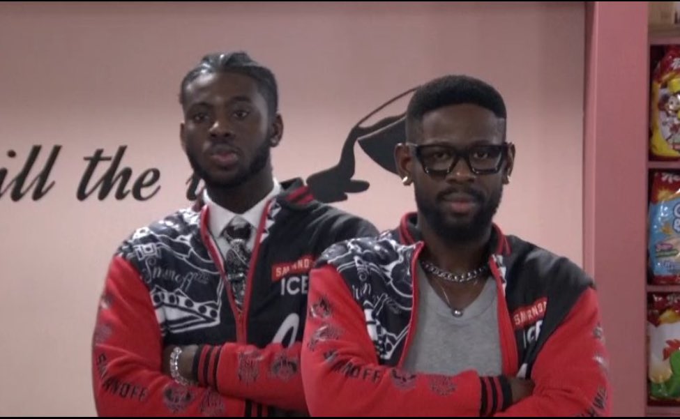 koyin_official's tweet photo. My bro @Mensanofficial1 is officially a finalist!!!!!!!! Big congratulations! Well deserved! Meet you at the top brotherly 👏👏👏👏💜

THE MONEY IS KOYINFIED 
PHENOMENAL KOYIN 
#KoyinSanusi
#BBNaija https://t.co/8zzsGHnhMN