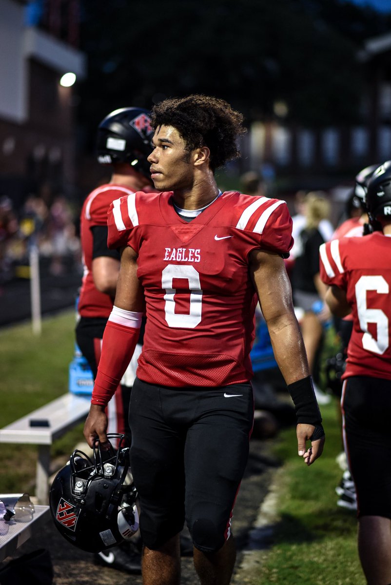 Mid Szn Highlights 🔥💯 ( weeks 1-5)
51 tackles 41 solo  
5 TFL
2 sacks
hudl.com/v/2Skmxb