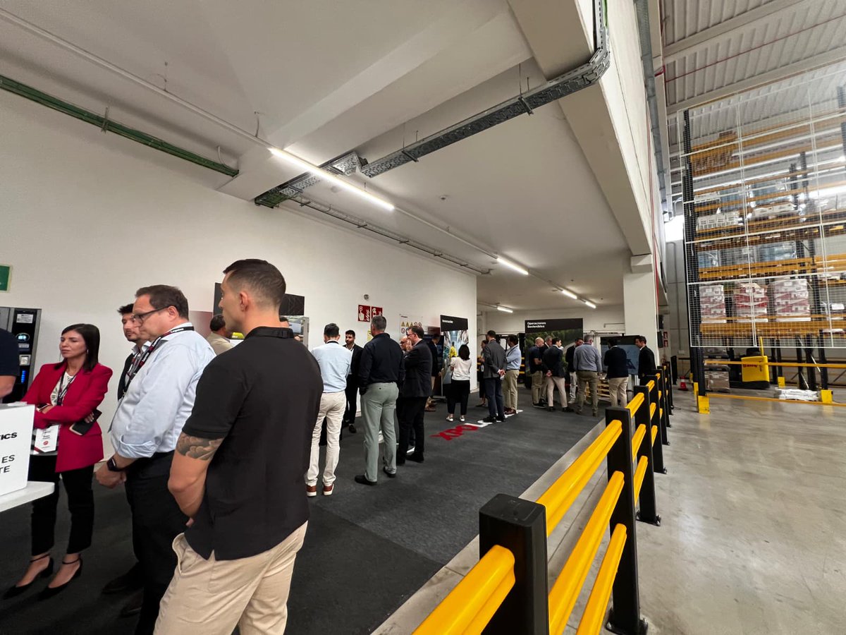 La semana pasada vivimos en San Fernando (Madrid) una jornada inspiradora junto al Comité de Transporte de @AECOC_es 🚛

Un encuentro que puso en valor la innovación, la sostenibilidad y, sobre todo, a las personas que impulsan cada día la cadena de suministro

#AECOC #WeAreXPO