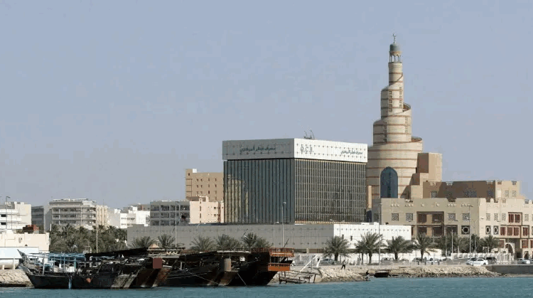almorakebgroup's tweet photo. عجز صافي الأصول الأجنبية للبنوك القطرية يقفز إلى 461.2 مليار ريال
https://t.co/ODyJIyLwFy

ارتفع عجز صافي الأصول الأجنبية لدى البنوك التجارية العاملة في قطر بنهاية أغسطس/آب 2025 بنسبة 14.2% على أساس سنوي

#قطر  #الامارات #الخليج #qatar #emirates #banks https://t.co/15rMjN6Cee
