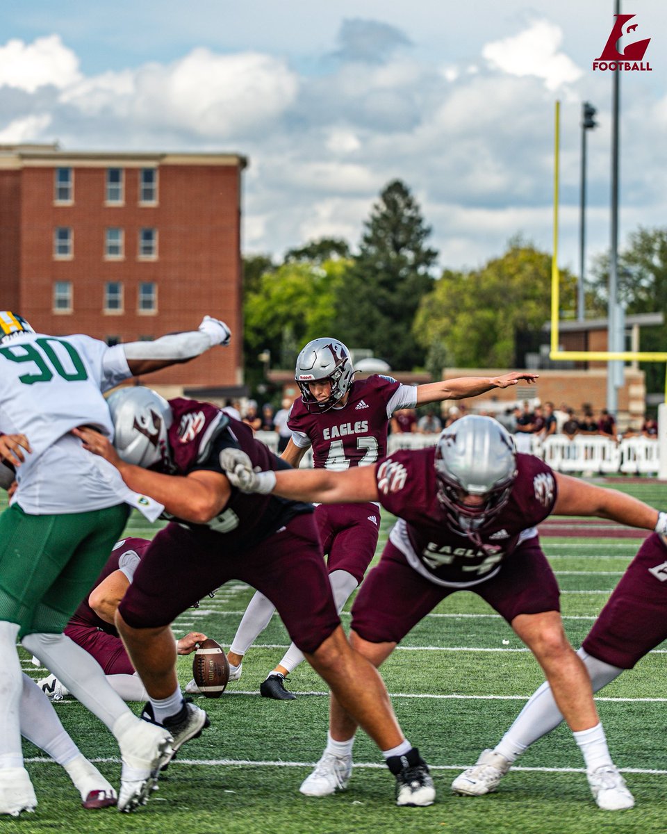 UWLEagleFB's tweet image. Saturday Selects 🦅🏈

📸 @JonJonFilms 

#TheExperience #asaneagle #d3fb