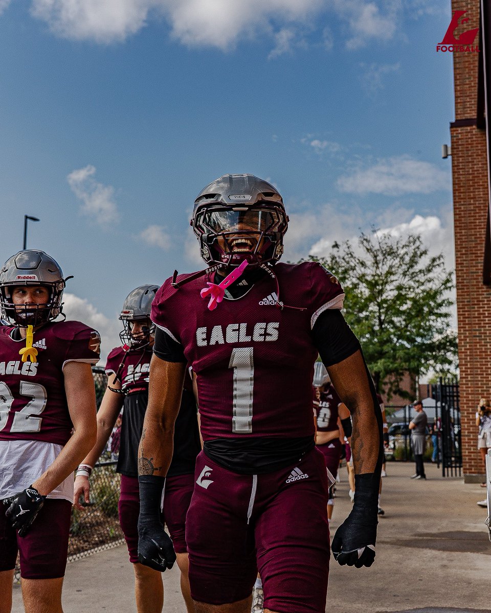 UWLEagleFB's tweet image. Saturday Selects 🦅🏈

📸 @JonJonFilms 

#TheExperience #asaneagle #d3fb