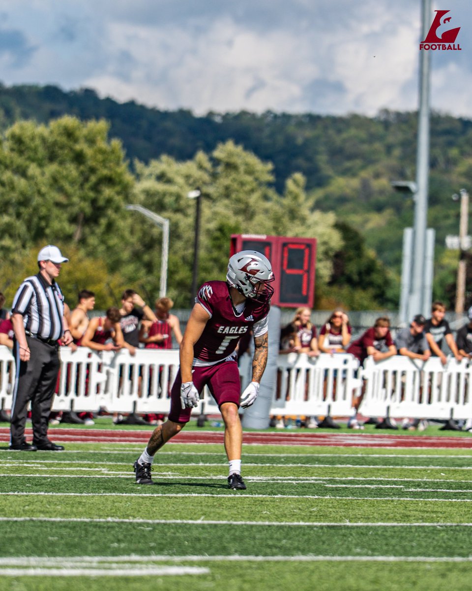UWLEagleFB's tweet image. Saturday Selects 🦅🏈

📸 @JonJonFilms 

#TheExperience #asaneagle #d3fb