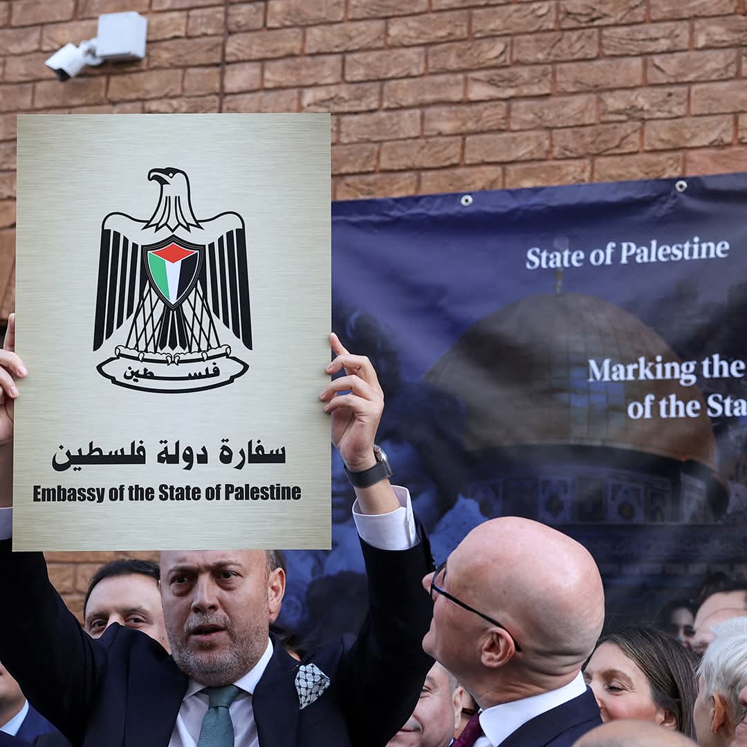 برطانیہ میں باقاعدہ #ریاست_فلسطین کا سفارتخانہ فعال ھو گیا۔
#الحمدللہ

The embassy of the #StateofPalestine in the UK has become operational.
#Alhamdulillah

#GlobalSumudFlotilla 
#GlobalSumudFilotilla 
#GazaGenocide 
#غزه_تباد_تقتل_حرقا_وجوعاً 
#فلسطين