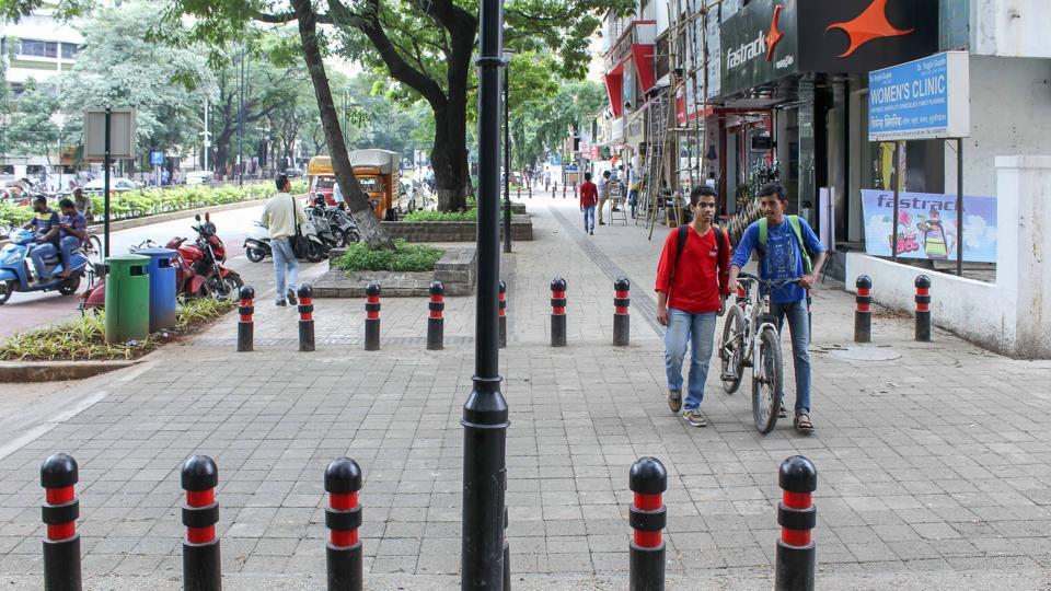 icer_222's tweet photo. WOW,
Pune is leaving in a whole different level when it's come's to publish facility and promenade

📷:This image's where taken br me on my pune visit and some are from article's https://t.co/vtbuvQEvu0