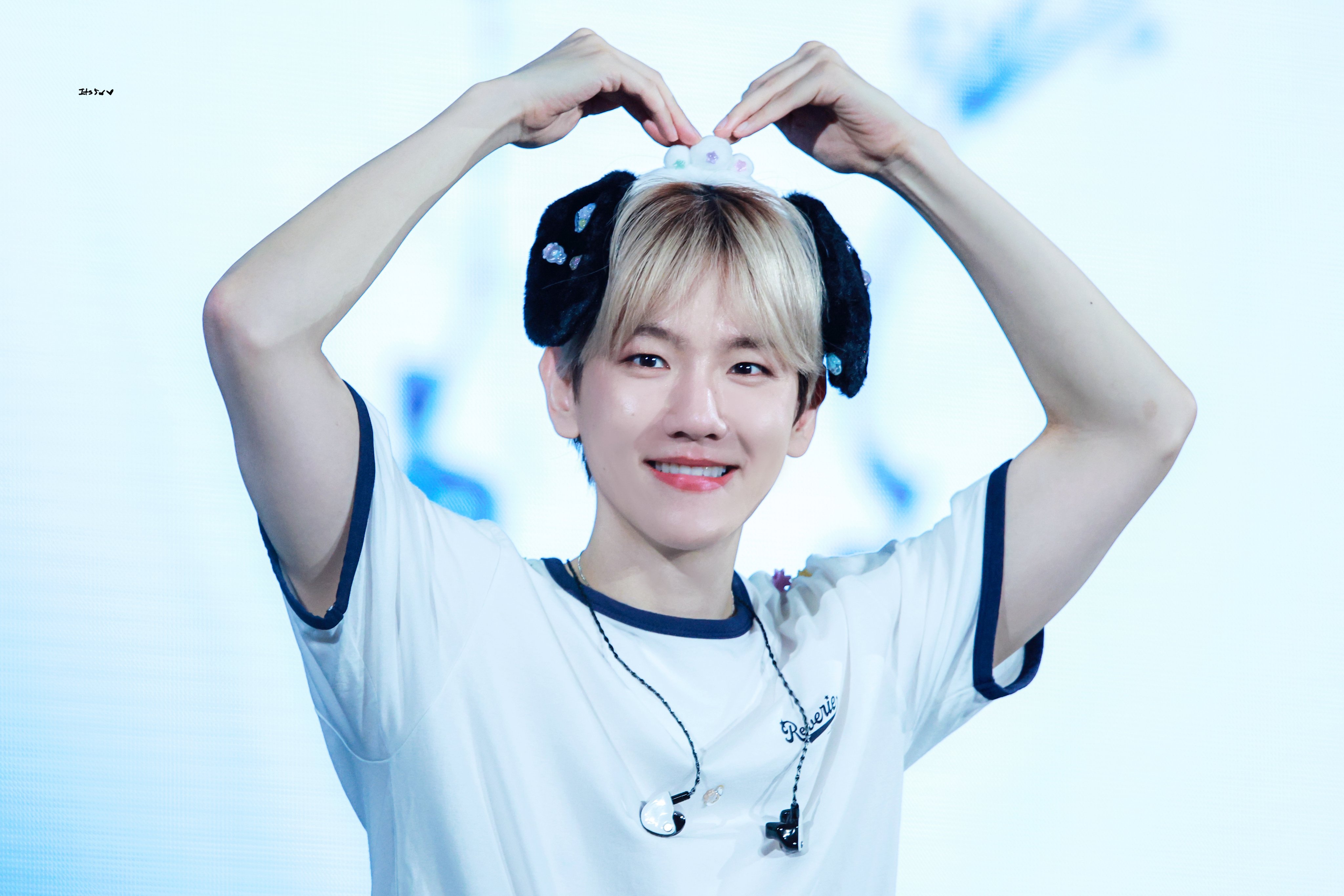 【백현 BAEKHYUN】フレーム ネームボード オーダー ぷっくり 백현 BAEKHYUN】フレーム ネームボード オーダー ぷっくり