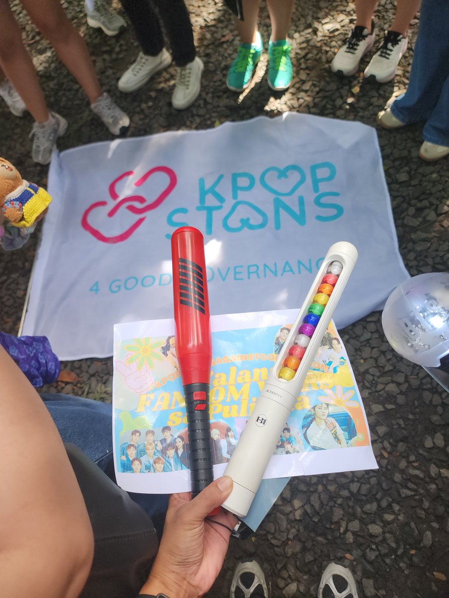 BookishJenny's tweet photo. ID-Konic represent!!!

#bahasaluneta #kps4ggagainstcorruption
#ikonic #ID https://t.co/CNAd2wDUYn