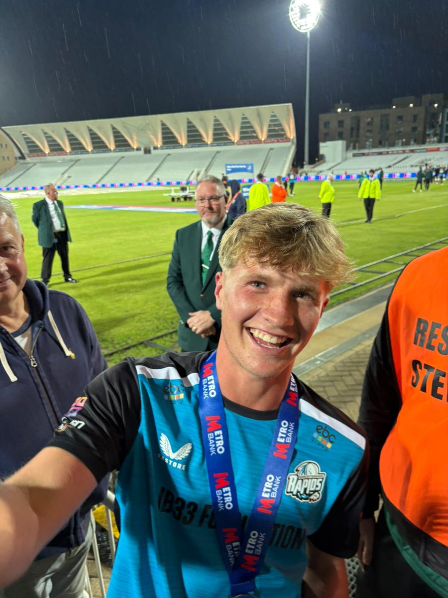 Huge congratulations to Church fan and big friend of the club Henry Cullen for hitting the winning runs in the One Day Final for ⁦<a href="/WorcsCCC/">Worcestershire CCC</a>⁩ at Headingley on Saturday. 

Proud moment for all the family I’m sure. Well done Henry 🏏🏆