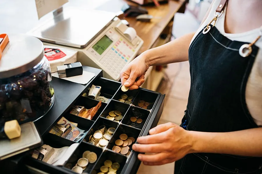 Industry groups hit out at proposed 5% increase to minimum wage businessplus.ie/economy/minimu… <a href="/BusinessPlusMag/">Business Plus</a>