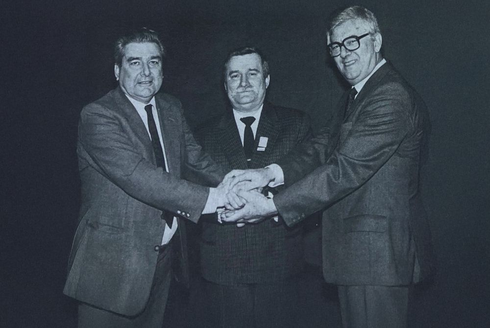 ituc's tweet image. 🕊️ The ITUC mourns the passing of Enzo Friso (1927–2025), a lifelong champion of workers&apos; rights and former General Secretary of the ICFTU.

🌍 “During a period of intense global change, Enzo Friso strengthened the ICFTU’s internal structures to ensure broader representation of…
