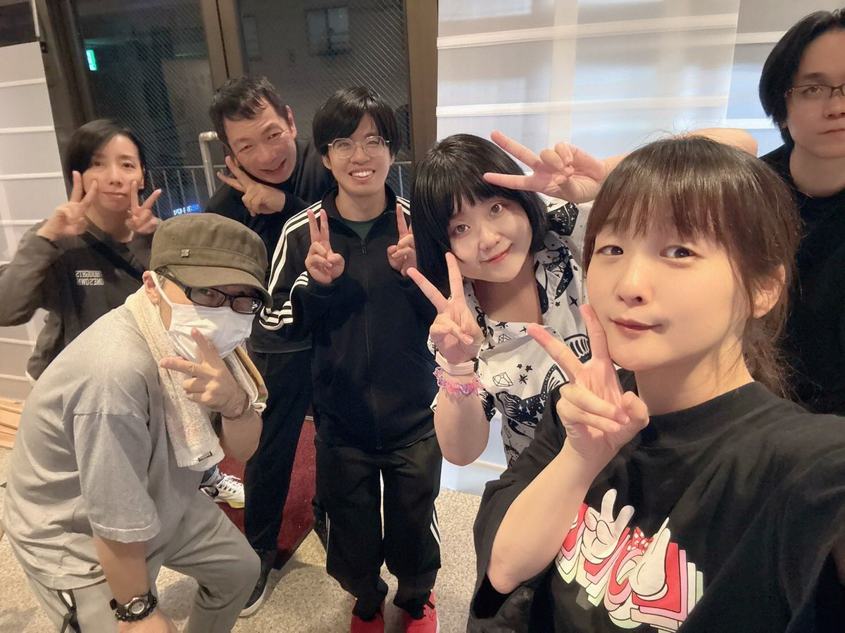 #奥様な魔女
舞台の仕込みをしてきましたー！
色んな方々の力で素敵な舞台が完成しました☺️

応援ブロマイドご予約本当にありがとうございました🙇

【チケット予約はこちらから】
ticket.corich.jp/apply/387416/k…