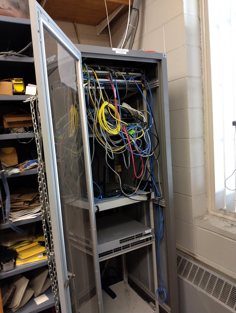 Python0o's tweet image. Round 5 fight! #NetworkEngineering